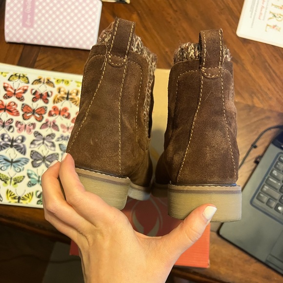 Comfortiva Rawnie rich brown suede boots, size 7.5, like new - Picture 8 of 11
